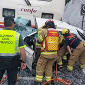 Fallece uno de los ocupantes del turismo arrollado por un tren en Lugo. Imagen: Guardia Civil. Fallece uno de los ocupantes del turismo arrollado por un tren en Lugo. Imagen: Guardia Civil.