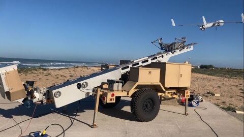 Vuelo de prueba del sistema 'Scan Eagle' digital de la Armada