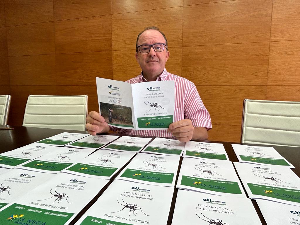 La Nucía presenta los nuevos folletos para informar sobre el Mosquito Tigre y cómo evitar su proliferación La Nucía presenta los nuevos folletos para informar sobre el Mosquito Tigre y cómo evitar su proliferación
