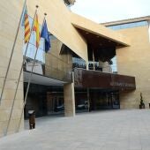 Compromís critica al gobierno local de Carlet por la desanteción a las familias que necesitan ayudas para la escoralización de sus hijos