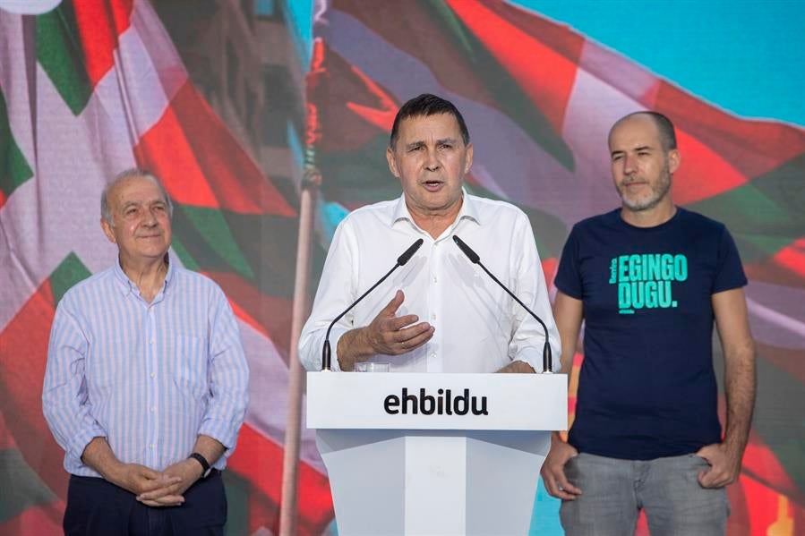 Otegi pide el voto a Bildu para "parar el autoritarismo de Núñez 'Feivox'" Otegi pide el voto a Bildu para "parar el autoritarismo de Núñez 'Feivox'"