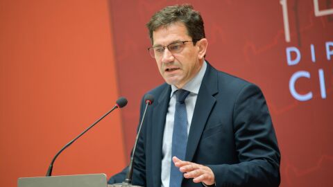 Miguel Ángel Valverde durante la rueda de prensa