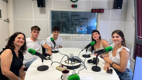 De izquierda a derecha: Mar&iacute;a &Aacute;lvarez, Sa&uacute;l San Miguel, Jorge Pacheco, Sof&iacute;a Ruiz y Candela Fern&aacute;ndez.