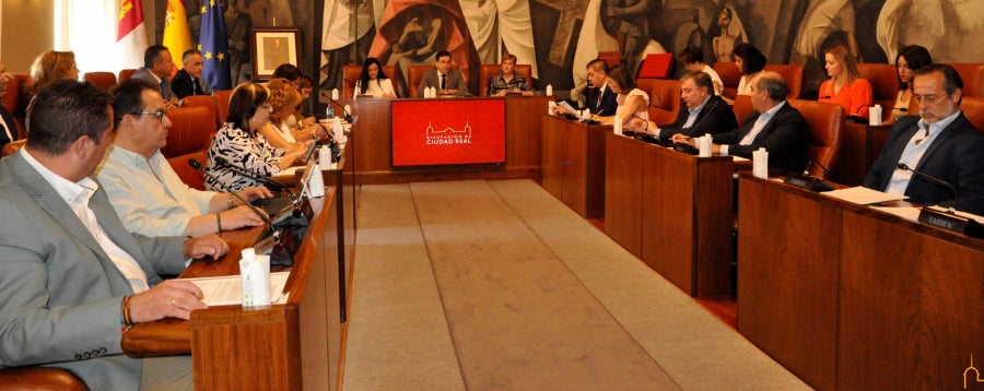 La Diputación de Ciudad Real da luz verde a una retribución anual de 657.000 euros para su estructura de gobierno La Diputación de Ciudad Real da luz verde a una retribución anual de 657.000 euros para su estructura de gobierno