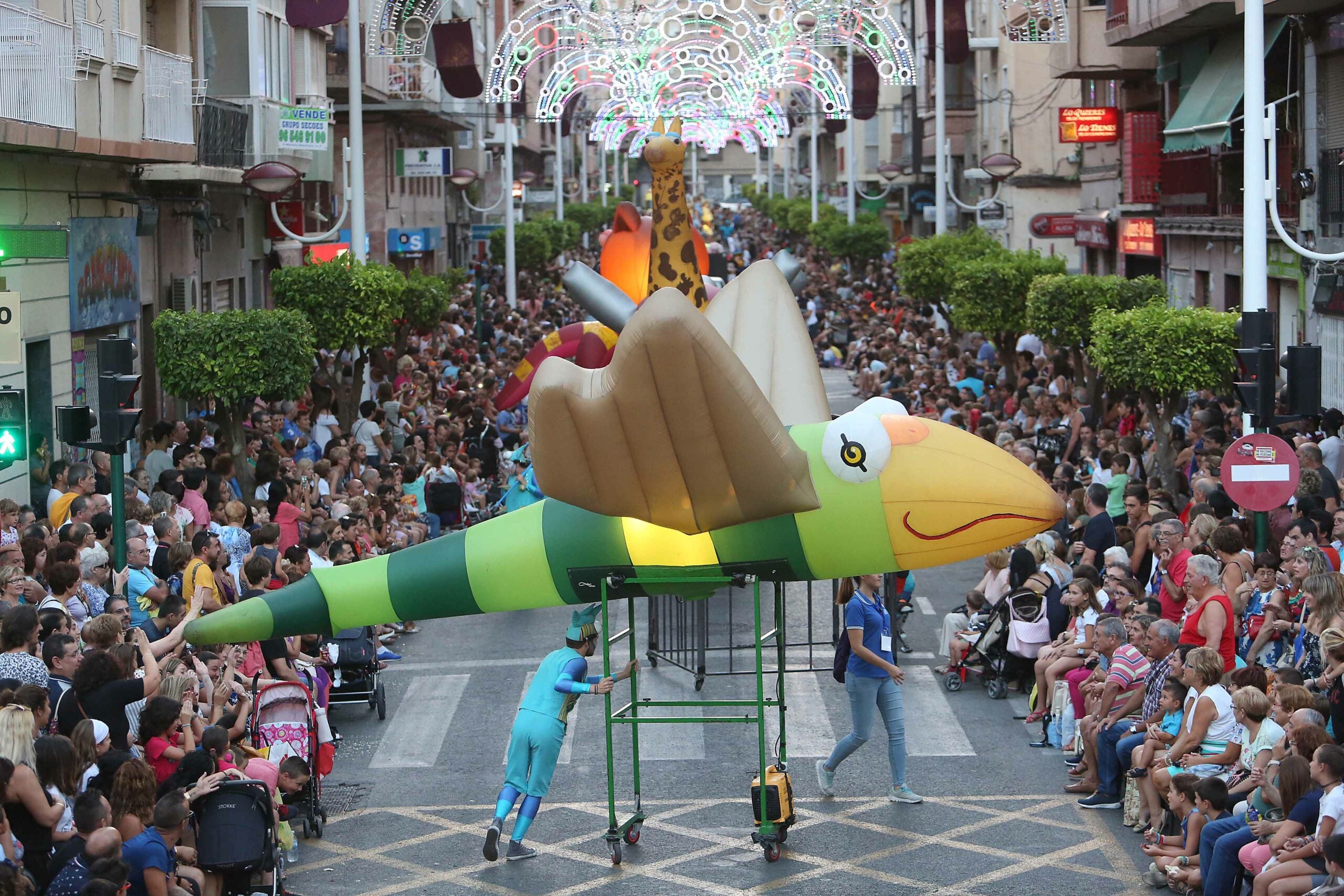 La Charanga de Elche trae novedades y reduce su participación de 250 a 150 participantes por Comisión de Fiestas La Charanga de Elche trae novedades y reduce su participación de 250 a 150 participantes por Comisión de Fiestas