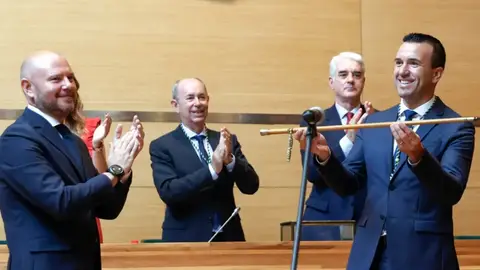 Vicente Mompó, (PPCV) ha sido proclamado como nuevo presidentE de la Diputació de València. Vicente Mompó, (PPCV) ha sido proclamado como nuevo presidentE de la Diputació de València.