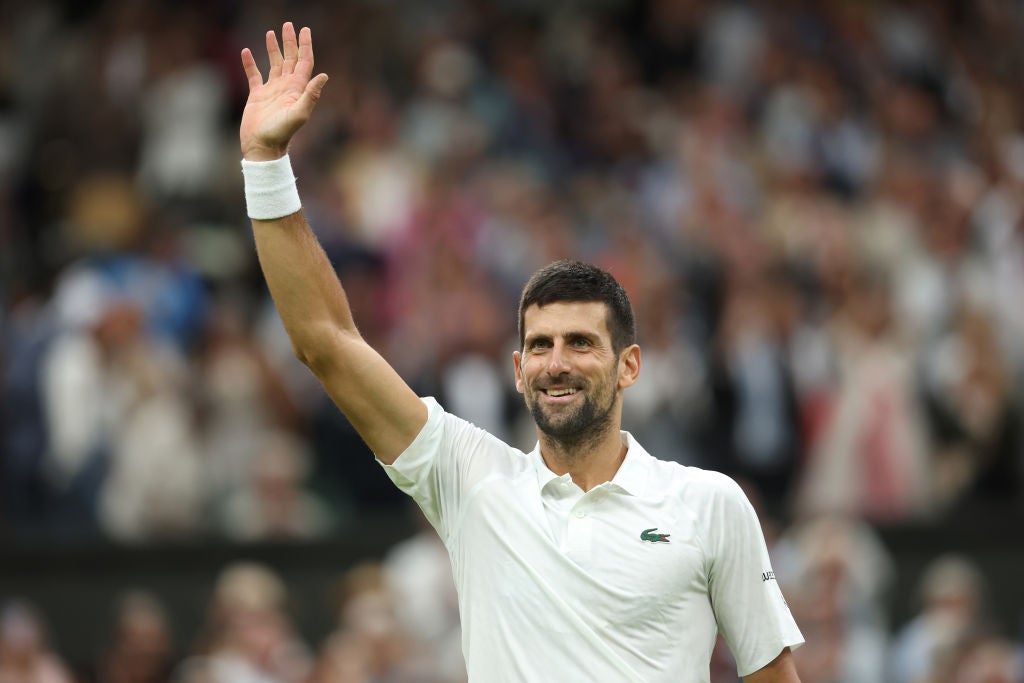 Djokovic arrasa a Sinner y peleará el domingo por su octavo Wimbledon Djokovic arrasa a Sinner y peleará el domingo por su octavo Wimbledon