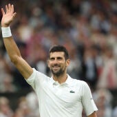 Djokovic arrasa a Sinner y peleará el domingo por su octavo Wimbledon