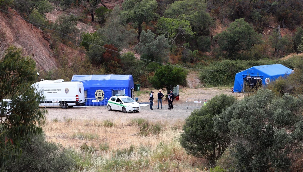 La policía portuguesa investiga las inmediaciones de un embalse en Algarve, Portugal.