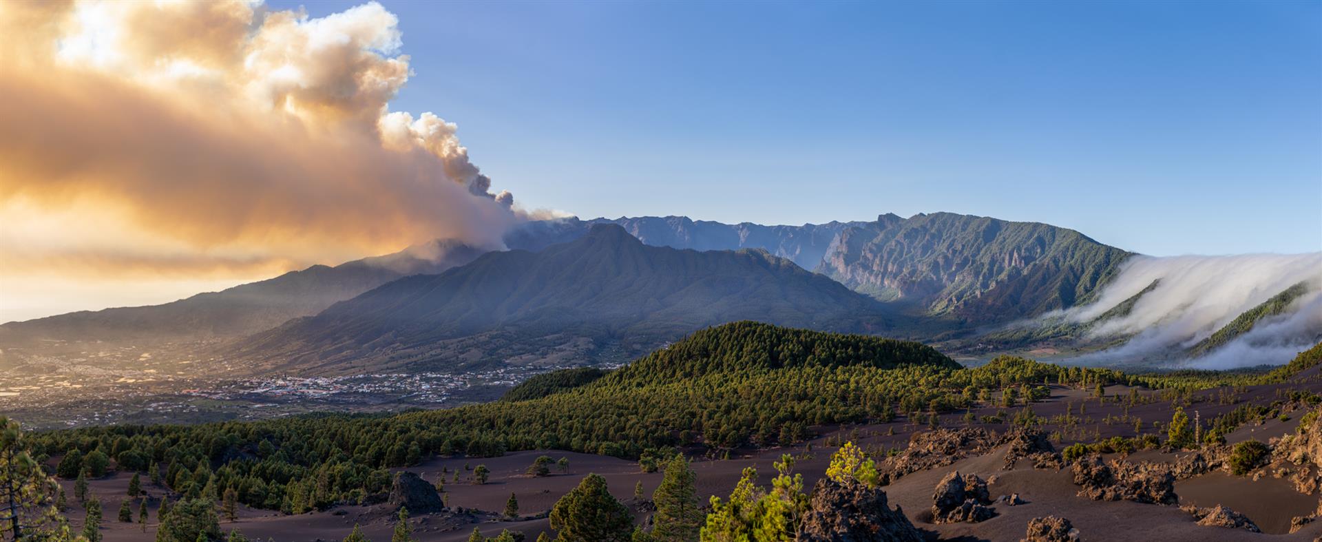 Temperaturas bajas y ausencia de viento. El incendio se contiene Temperaturas bajas y ausencia de viento. El incendio se contiene