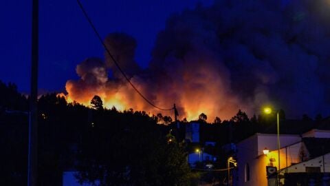 Imágenes de la noche en el incendio de Puntagorda | La Palma Imágenes de la noche en el incendio de Puntagorda | La Palma