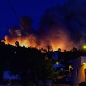 Imágenes de la noche en el incendio de Puntagorda | La Palma