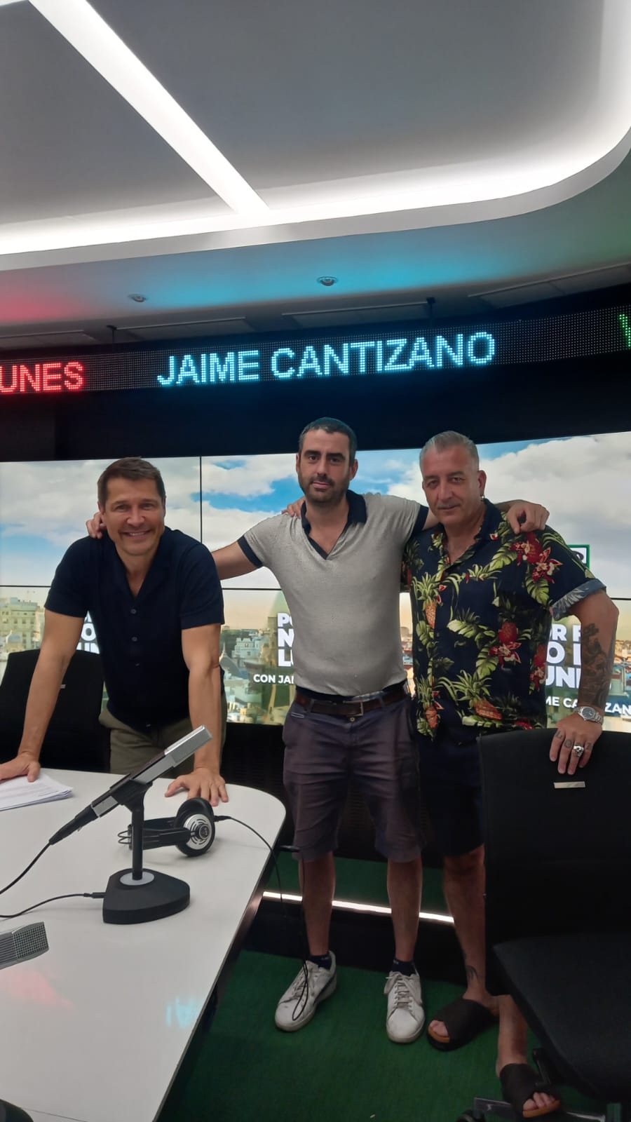 Los pijos malos que aterrorizaban Madrid en los 80, "La Panda del Moco" Los pijos malos que aterrorizaban Madrid en los 80, "La Panda del Moco"