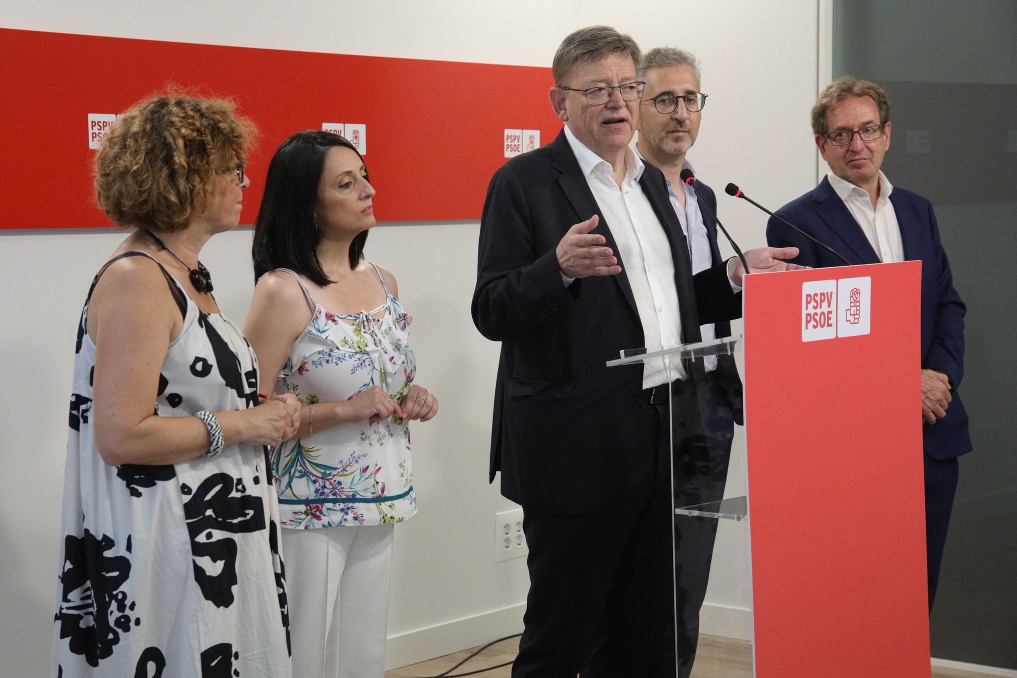 Puig reitera que no le tranquiliza que el PP asuma Igualdad tras el acuerdo con VOX Puig reitera que no le tranquiliza que el PP asuma Igualdad tras el acuerdo con VOX