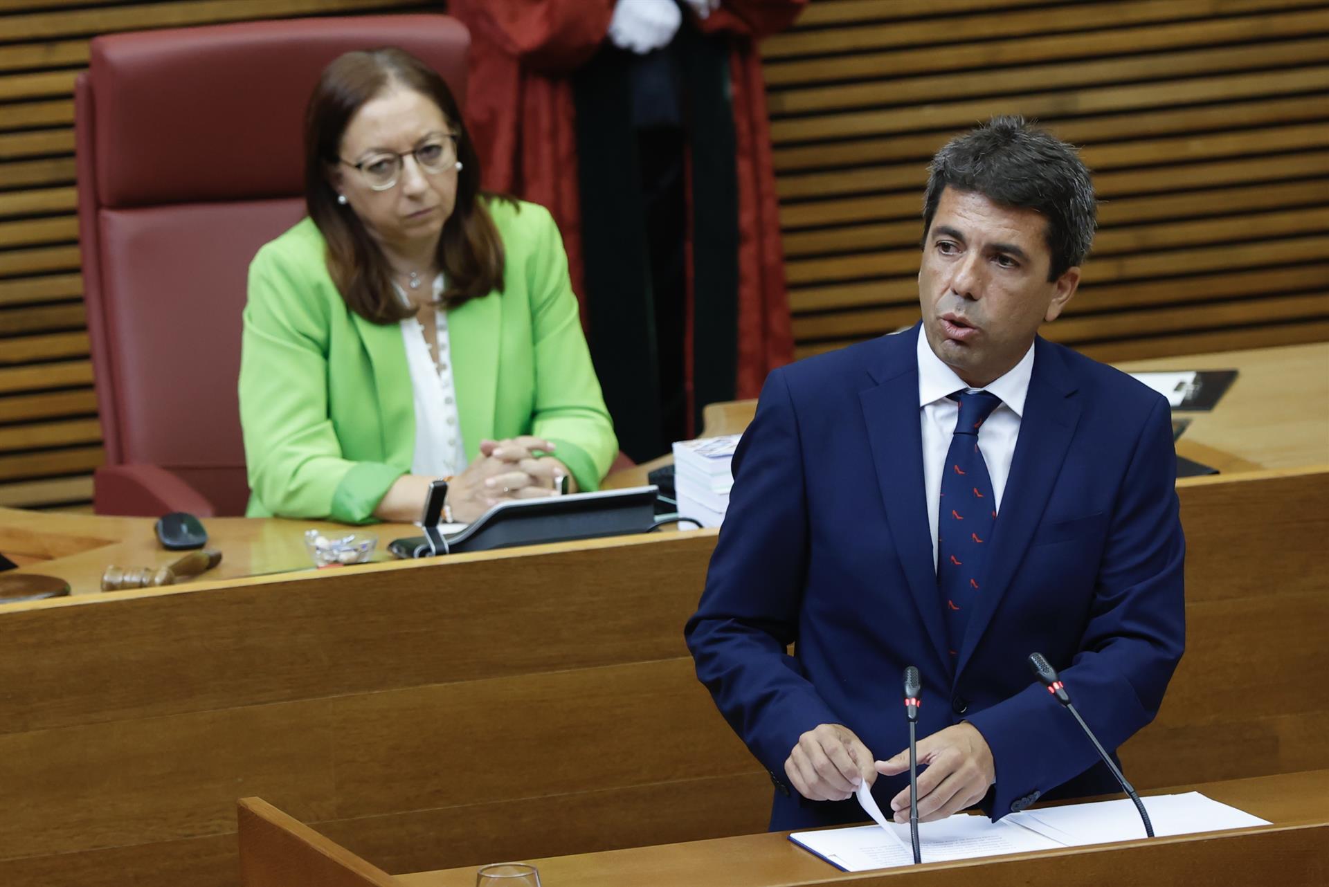 Carlos Mazón toma posesión como president de la Generalitat e inicia el cambio que dice merece la Comunitat Valenciana Carlos Mazón toma posesión como president de la Generalitat e inicia el cambio que dice merece la Comunitat Valenciana