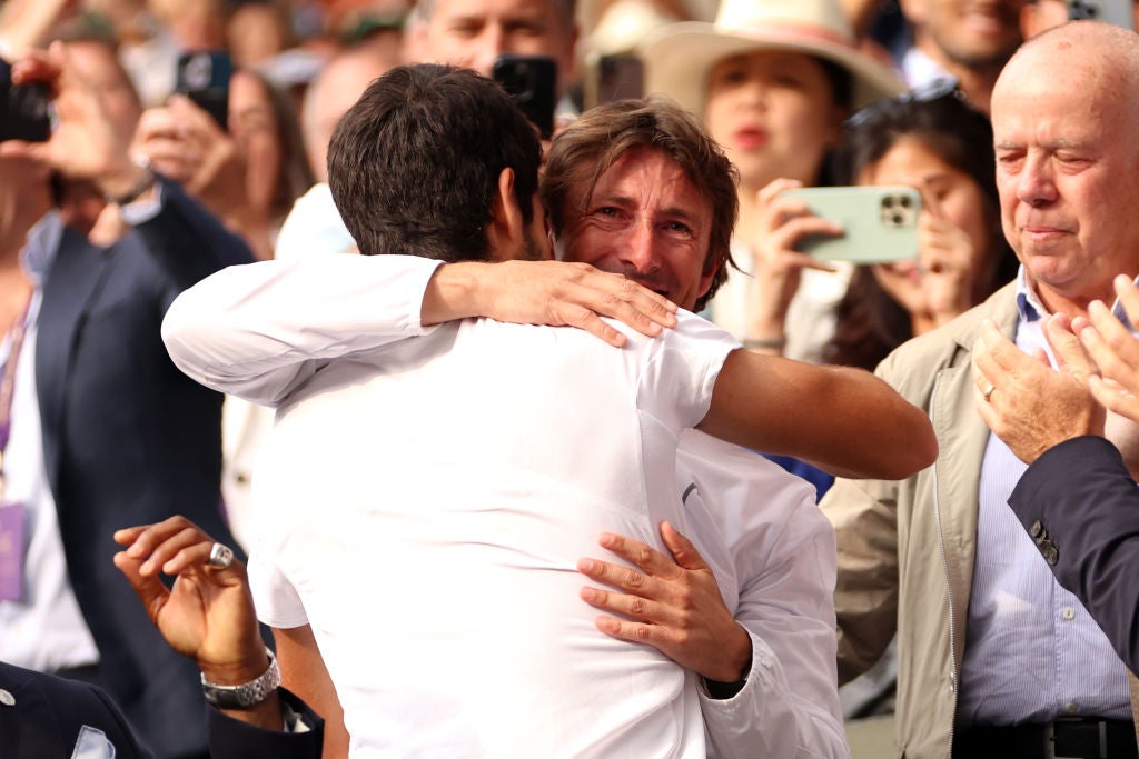 Juan Carlos Ferrero, tras la victoria de Alcaraz en Wimbledon: "Ha conseguido adaptarse en tiempo récord" Juan Carlos Ferrero, tras la victoria de Alcaraz en Wimbledon: "Ha conseguido adaptarse en tiempo récord"