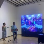 La concejala de Fiestas, Inma Mora, presenta la programación de conciertos de las Fiestas de Agosto.