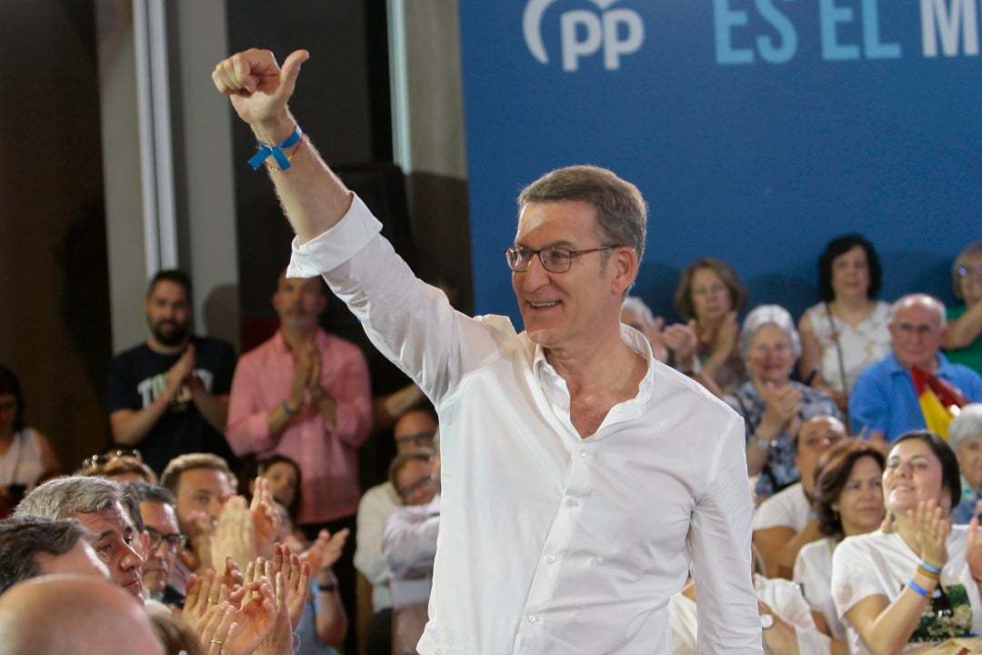 El PP lograría superar los 150 diputados y Sánchez se quedaría sin opciones para formar gobierno El PP lograría superar los 150 diputados y Sánchez se quedaría sin opciones para formar gobierno