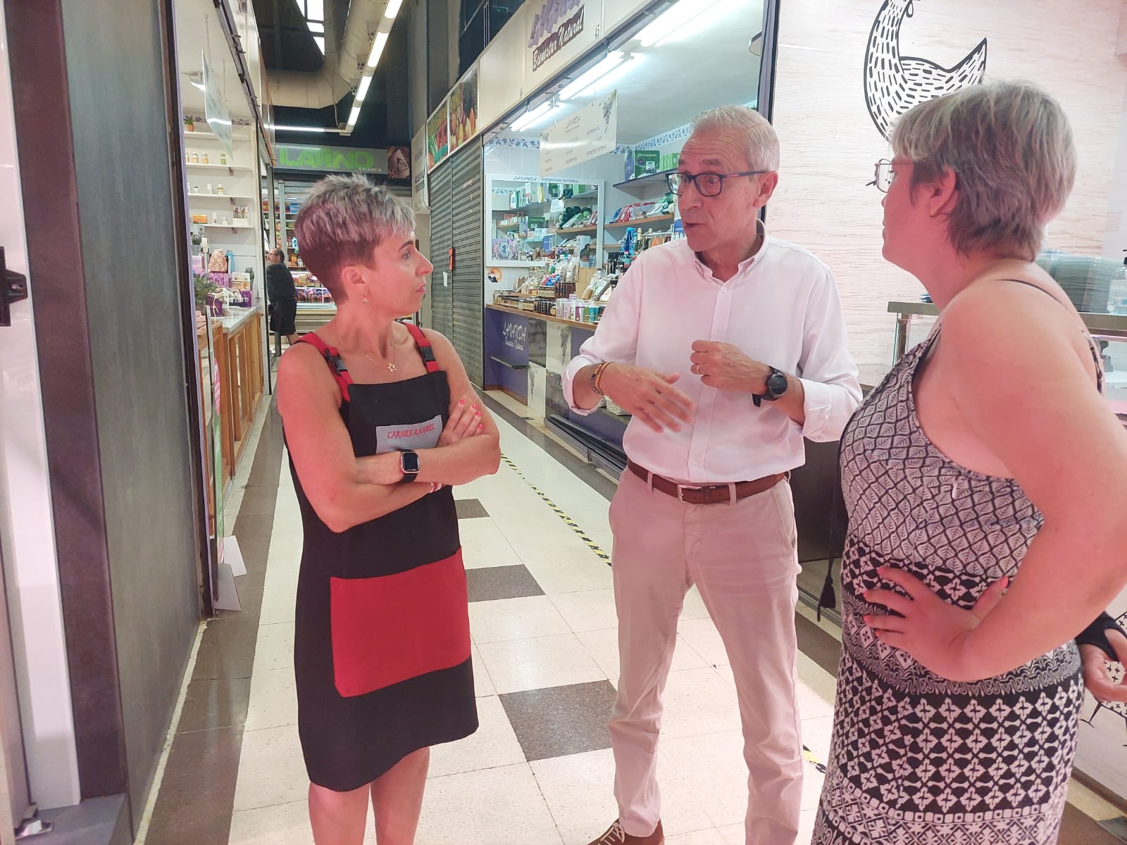 El Ayuntamiento de València inicia los trámites para solucionar los problemas de los mercados municipales El Ayuntamiento de València inicia los trámites para solucionar los problemas de los mercados municipales