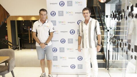Antonio y Javier Banderas en la presentaci&oacute;n del equipo Teatro del Soho CaixaBank