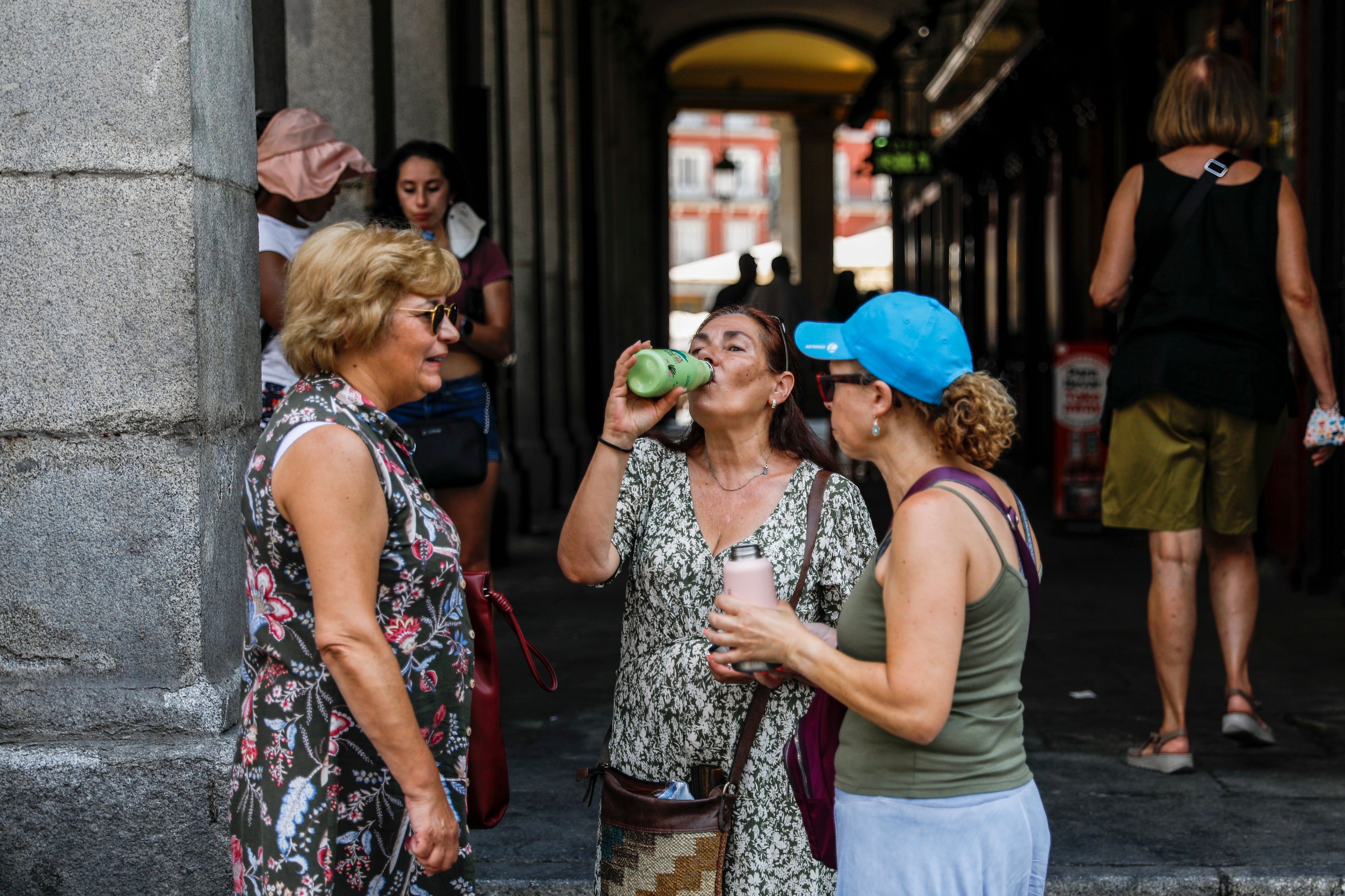 Cuáles son las diferencias entre una lipotimia y un golpe de calor: sus síntomas Cuáles son las diferencias entre una lipotimia y un golpe de calor: sus síntomas