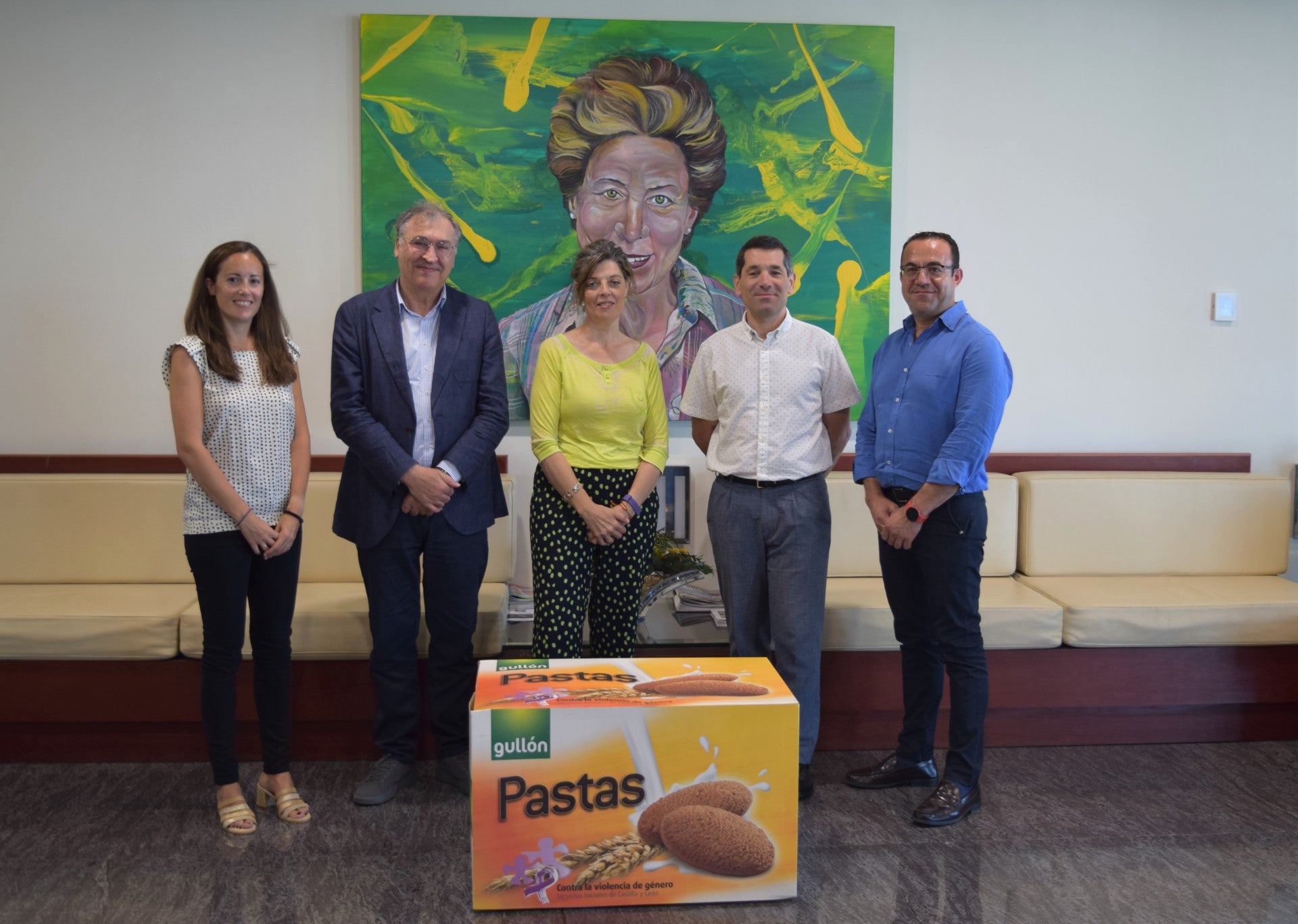 La directora general de la Mujer de la Junta de Castilla y León visita Galletas Gullón La directora general de la Mujer de la Junta de Castilla y León visita Galletas Gullón