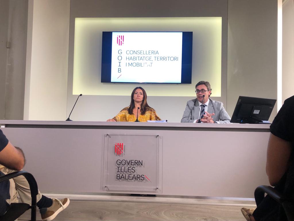 El Govern traslada a la Fiscalía el expediente de compraventa de 88 viviendas en Palma por si se hubiera cometido algún delito El Govern traslada a la Fiscalía el expediente de compraventa de 88 viviendas en Palma por si se hubiera cometido algún delito