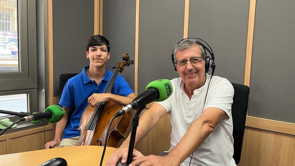 Álvaro Lozano, el malagueño que debuta con su chelo en la Escuela Superior de Música Reina Sofía Álvaro Lozano, el malagueño que debuta con su chelo en la Escuela Superior de Música Reina Sofía