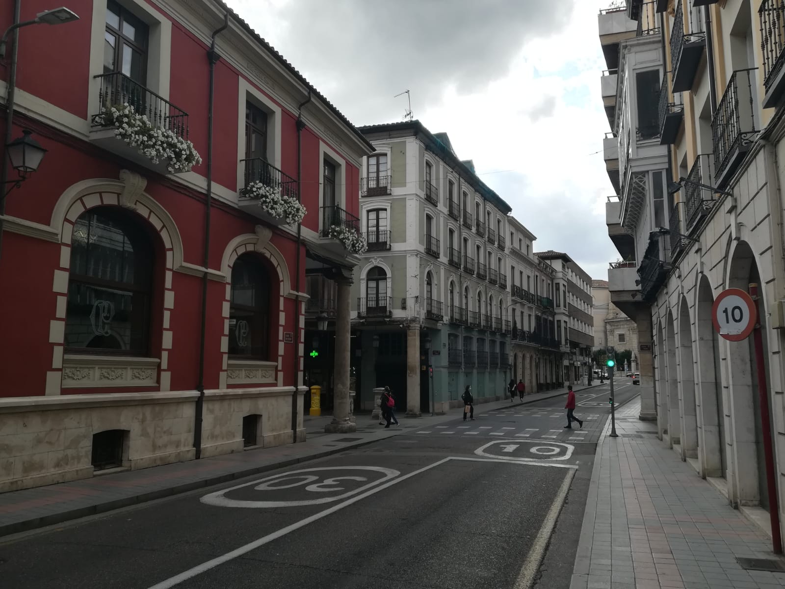VOX presenta un ruego para que no se cierre al tráfico las calles La Cestilla y Don Sancho VOX presenta un ruego para que no se cierre al tráfico las calles La Cestilla y Don Sancho