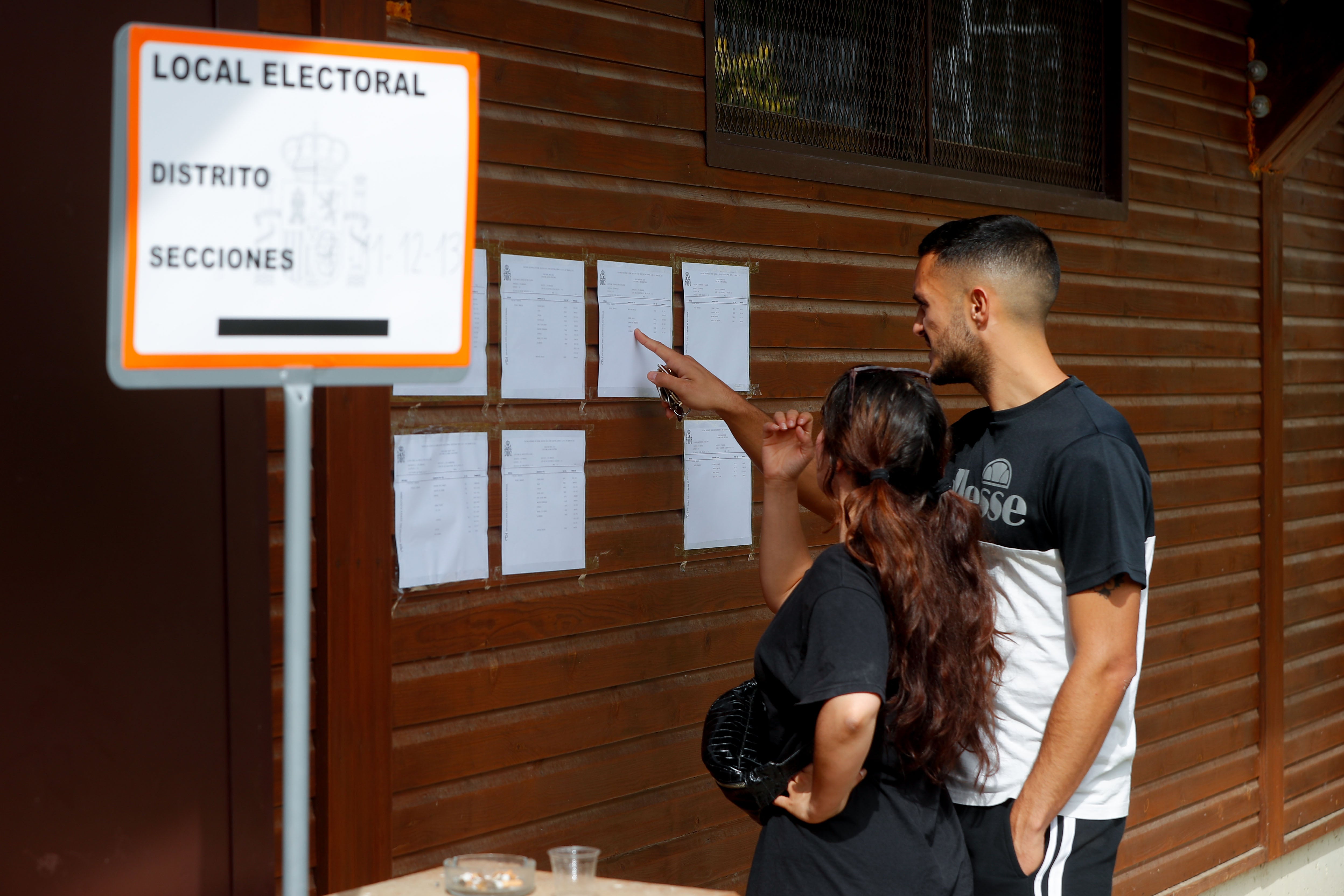 A qué hora cierran los colegios electorales en las elecciones en Galicia A qué hora cierran los colegios electorales en las elecciones en Galicia