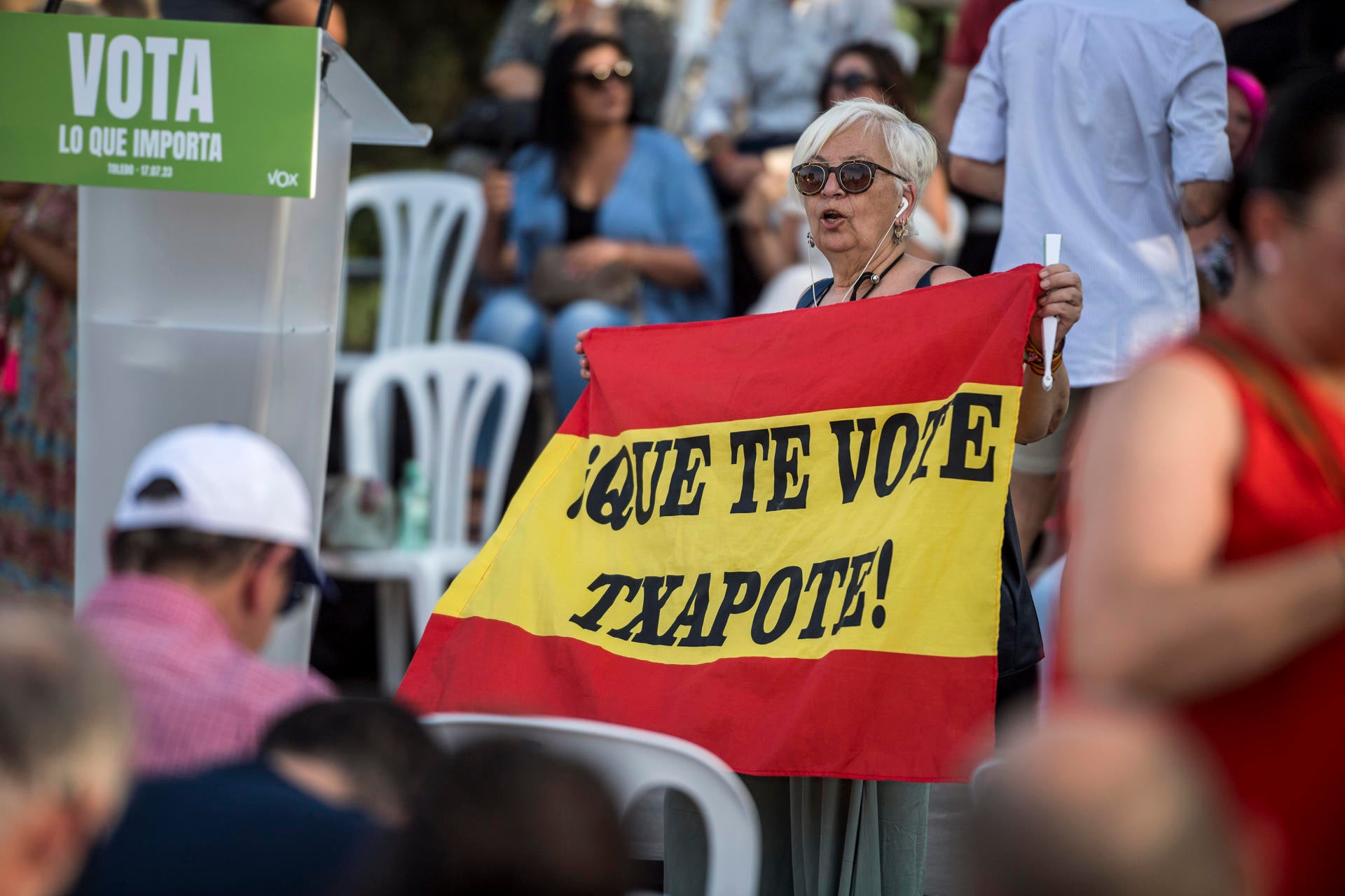 La Junta Electoral no permitirá exhibir camisetas con el lema "Que te vote Txapote" en los colegios electorales La Junta Electoral no permitirá exhibir camisetas con el lema "Que te vote Txapote" en los colegios electorales