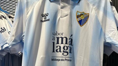 Primera camiseta del M&aacute;laga CF 2023/24