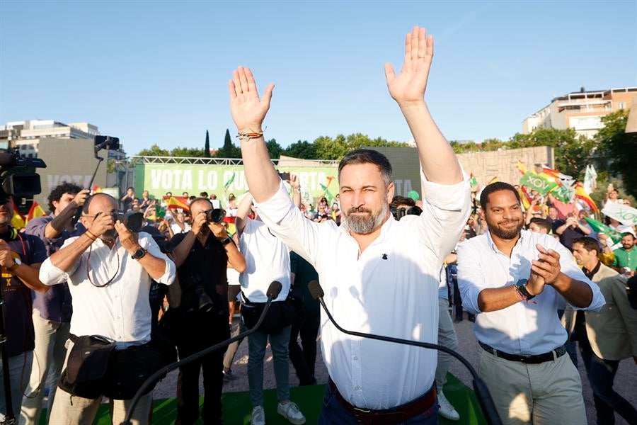 Abascal, sobre las comisiones de PP y Bildu en Vitoria: "Tienden la mano a todos menos a Vox" Abascal, sobre las comisiones de PP y Bildu en Vitoria: "Tienden la mano a todos menos a Vox"