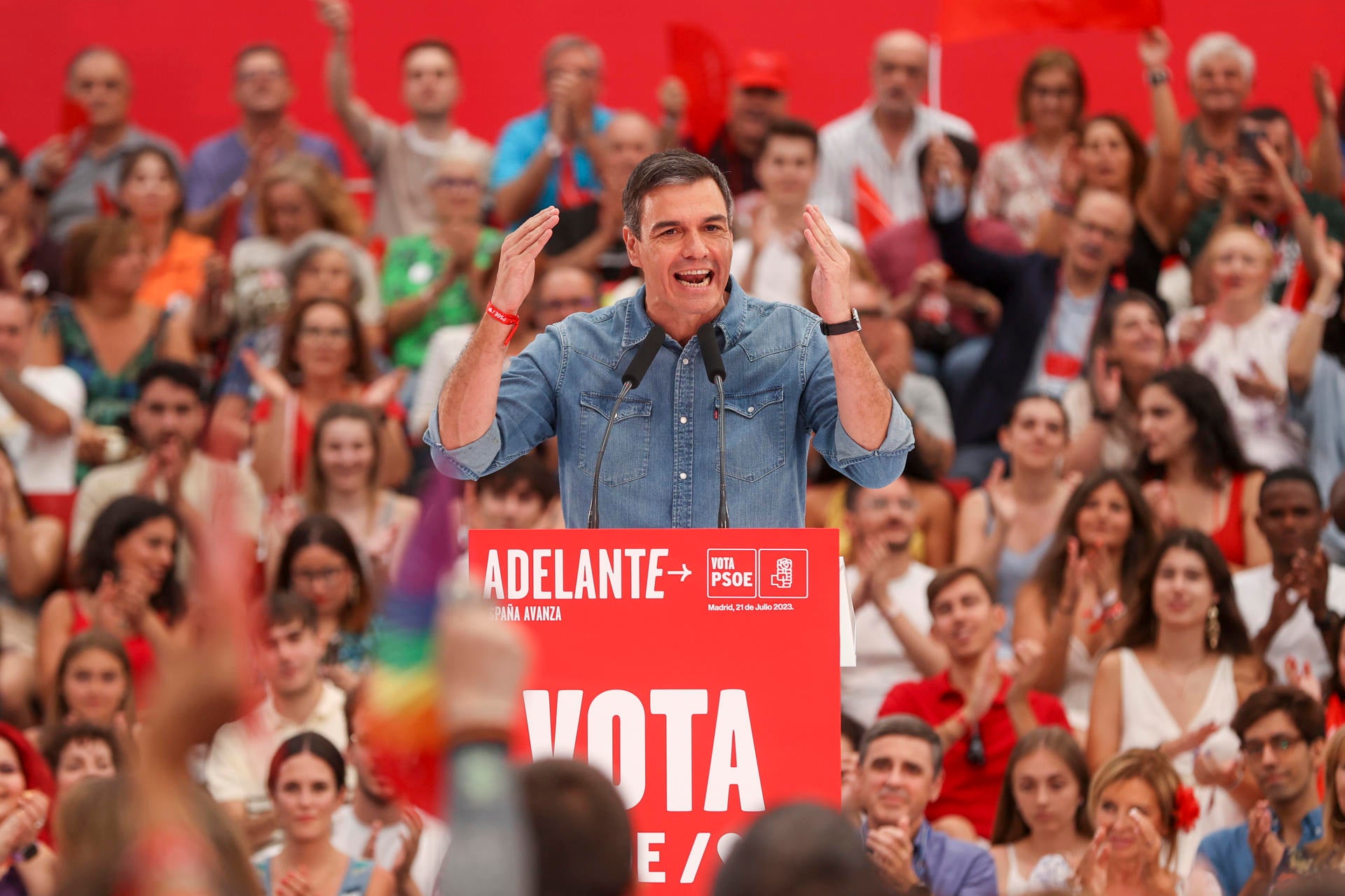 El PP gana las elecciones, aunque Sánchez es el único que puede formar Gobierno con los independentistas El PP gana las elecciones, aunque Sánchez es el único que puede formar Gobierno con los independentistas