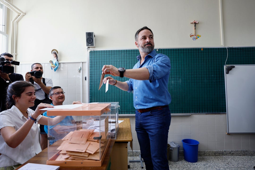 Abascal vota en Madrid: "Cualquier resultado que obtenga Vox va a ser heroico" Abascal vota en Madrid: "Cualquier resultado que obtenga Vox va a ser heroico"