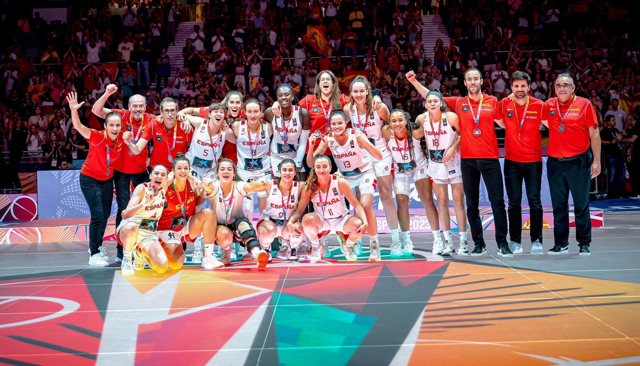 Tres subcampeonas del mundo sub-19 con Valencia Basket Tres subcampeonas del mundo sub-19 con Valencia Basket