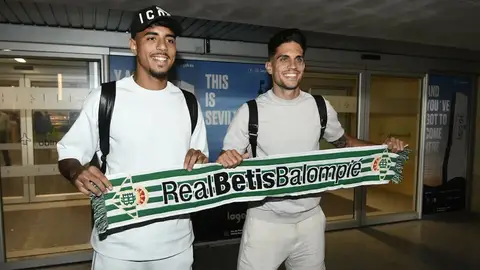 Bartra y Riad, nuevos centrales para el Betis Bartra y Riad, nuevos centrales para el Betis
