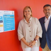 El alcalde de Rafal, Manuel Pineda, y la concejala de Bienestar Social, Noemí Cutillas, en el transcurso de la Jornada Europea sobre los Derechos de la Infancia