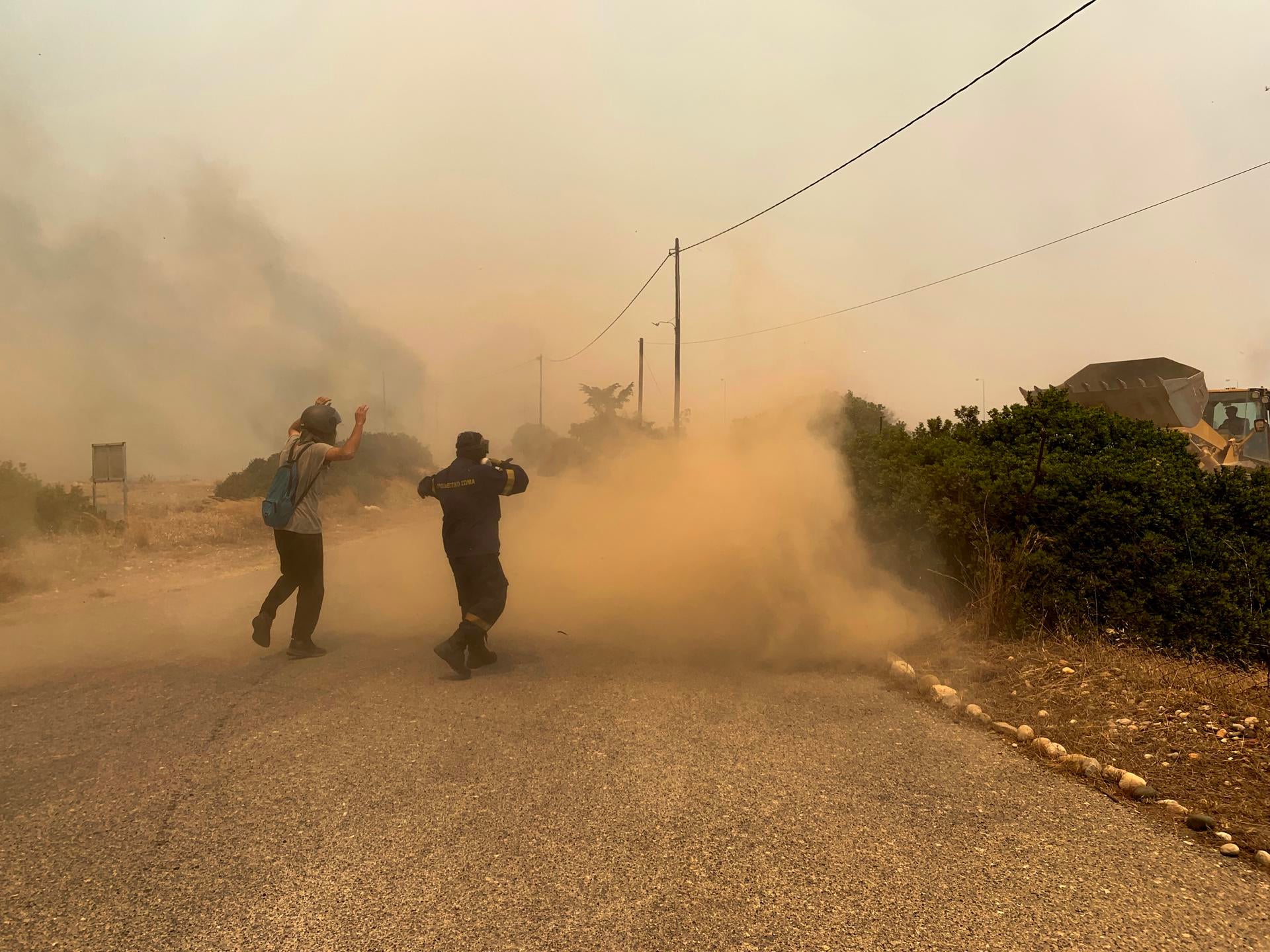 Se estrella un avión cisterna que luchaba contra el incendio en Grecia Se estrella un avión cisterna que luchaba contra el incendio en Grecia
