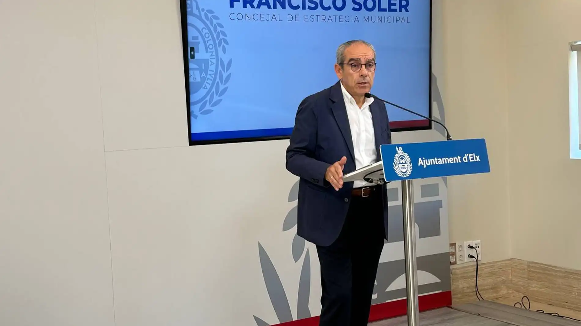 El concejal de Estrategia Municipal, Francisco Soler, explica la situación de los fondos Edusi.