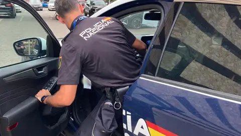 La Policía Nacional detiene a tres personas por delito de tráfico de drogas La Policía Nacional detiene a tres personas por delito de tráfico de drogas