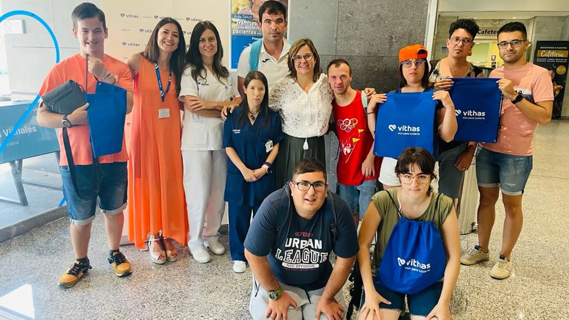 Jóvenes con Síndrome de Down visitan el Hospital Vithas Castellón para fomentar la normalización y autonomía