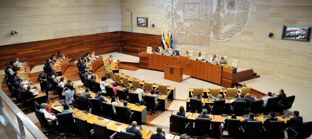 PP y Vox eliminan la obligatoriedad de la comparecencia de los Altos Cargos de la Junta en la Asamblea, previa a sus nombramientos PP y Vox eliminan la obligatoriedad de la comparecencia de los Altos Cargos de la Junta en la Asamblea, previa a sus nombramientos