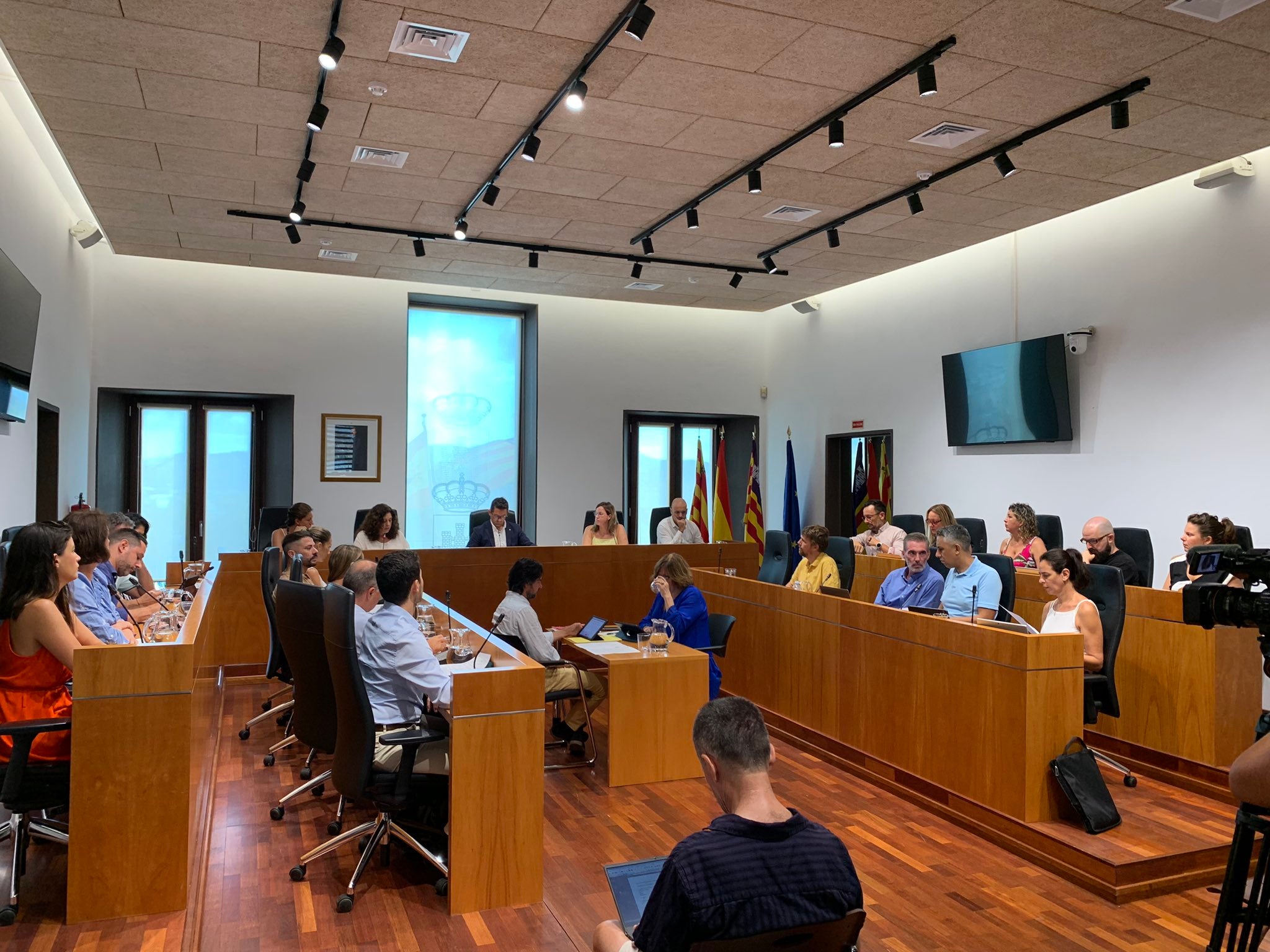 El gobierno de Rafa Triguero en Ibiza derogará la actual ordenanza de alcohol para crear "una más clara que impulse medidas preventivas" El gobierno de Rafa Triguero en Ibiza derogará la actual ordenanza de alcohol para crear "una más clara que impulse medidas preventivas"