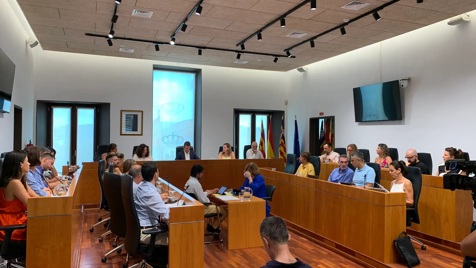 El gobierno de Rafa Triguero en Ibiza derogará la actual ordenanza de alcohol para crear "una más clara que impulse medidas preventivas"