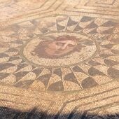 Las excavaciones de Huerta de Otero en Mérida destapan un mosaico completo con el mito de "Medusa" como protagonista
