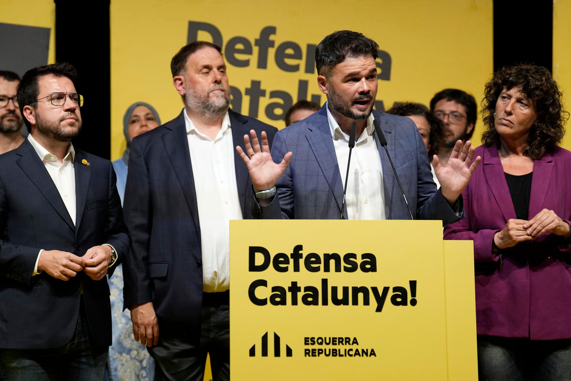 ERC anuncia que consultará a su militancia sobre su posición en la investidura de Pedro Sánchez ERC anuncia que consultará a su militancia sobre su posición en la investidura de Pedro Sánchez