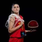 Elena Moreno tras la plata conseguida en el Mundial Sub-19 de Baloncesto Femenino Elena Moreno tras la plata conseguida en el Mundial Sub-19 de Baloncesto Femenino