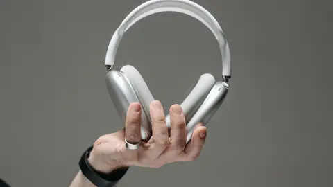 Imagen de archivo de auriculares. Imagen de archivo de auriculares.