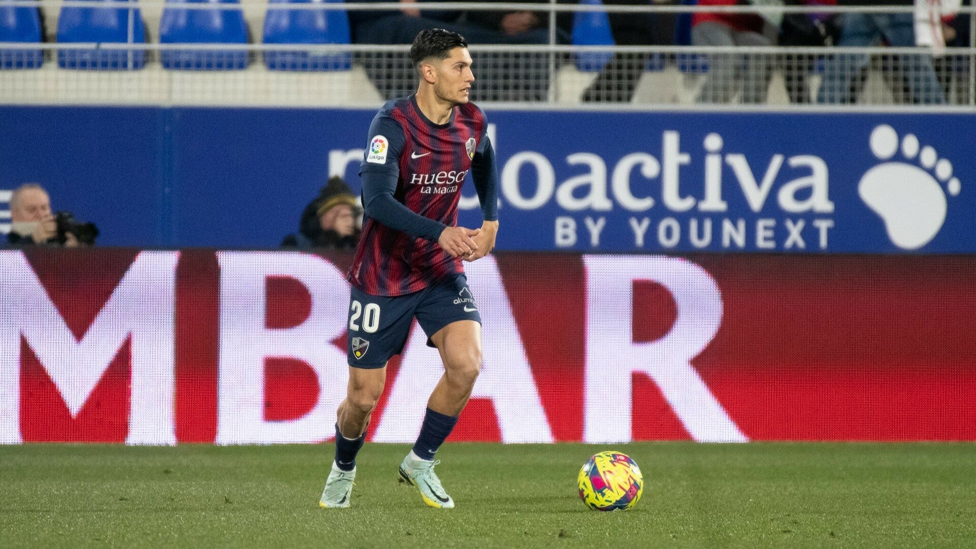 El Elche negocia con el pivote Cristian Salvador, del Huesca El Elche negocia con el pivote Cristian Salvador, del Huesca